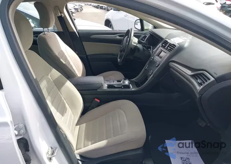 2019 Ford Fusion S z USA, uszkodzony, nr VIN 3FA6P0G71KR277676